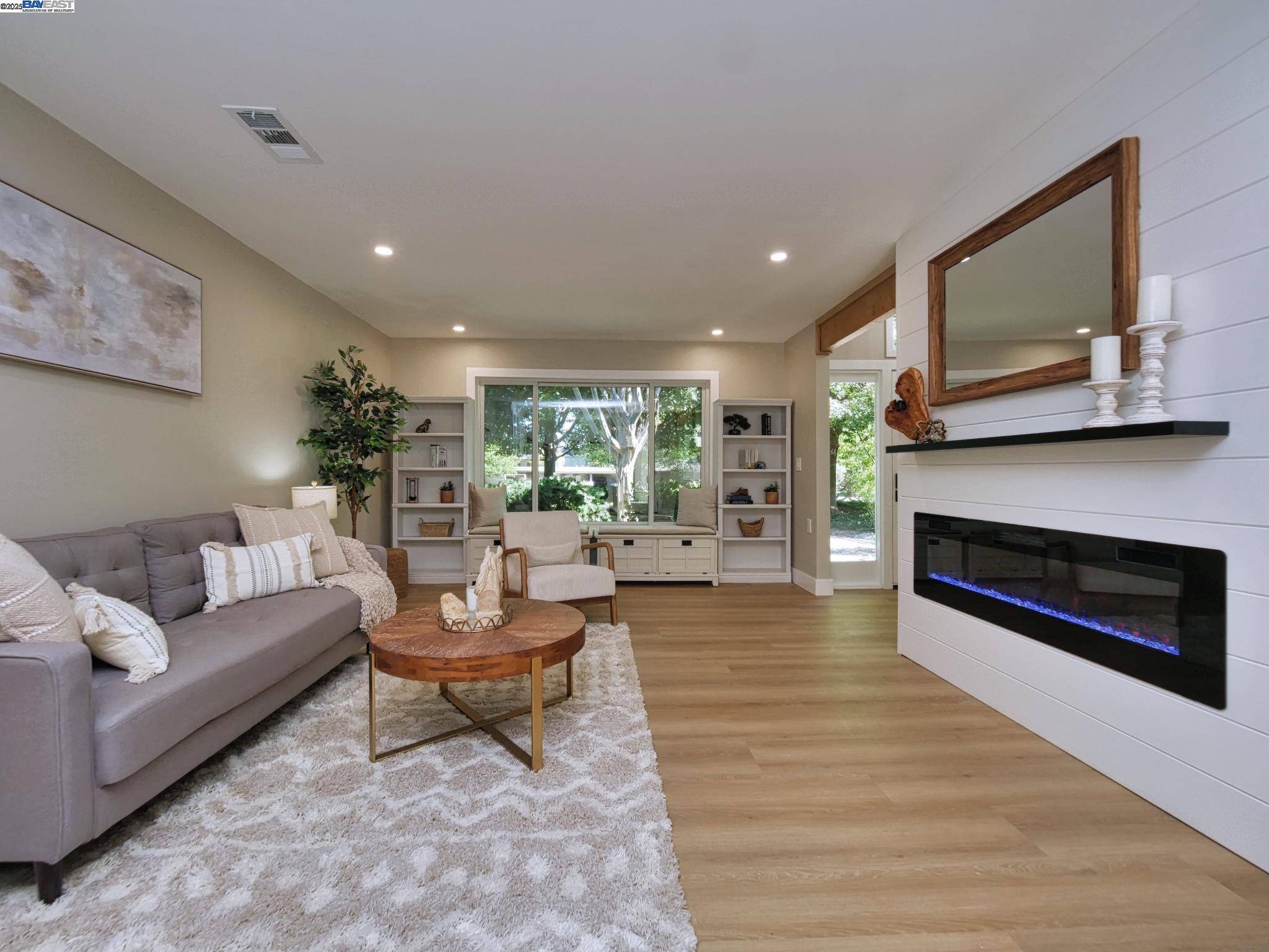 Walnut Creek, CA 94595,1209 Oakmont Drive #1