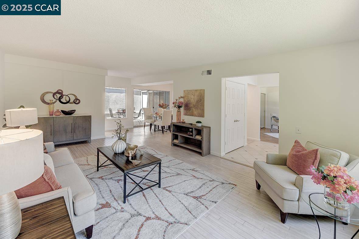 Walnut Creek, CA 94595,1517 Oakmont #3