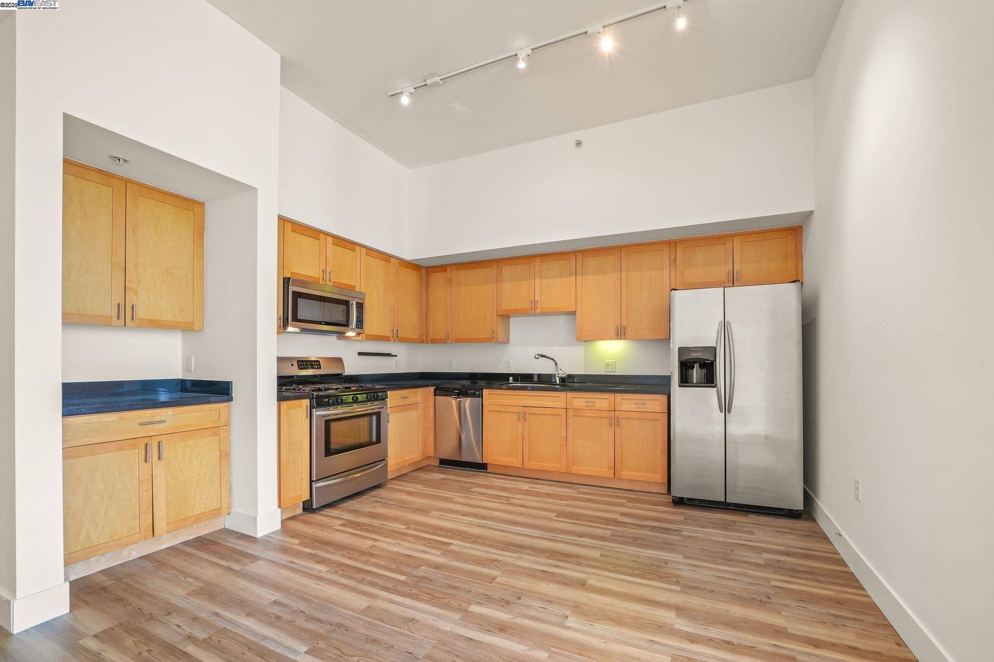 Oakland, CA 94612,1755 Broadway #56