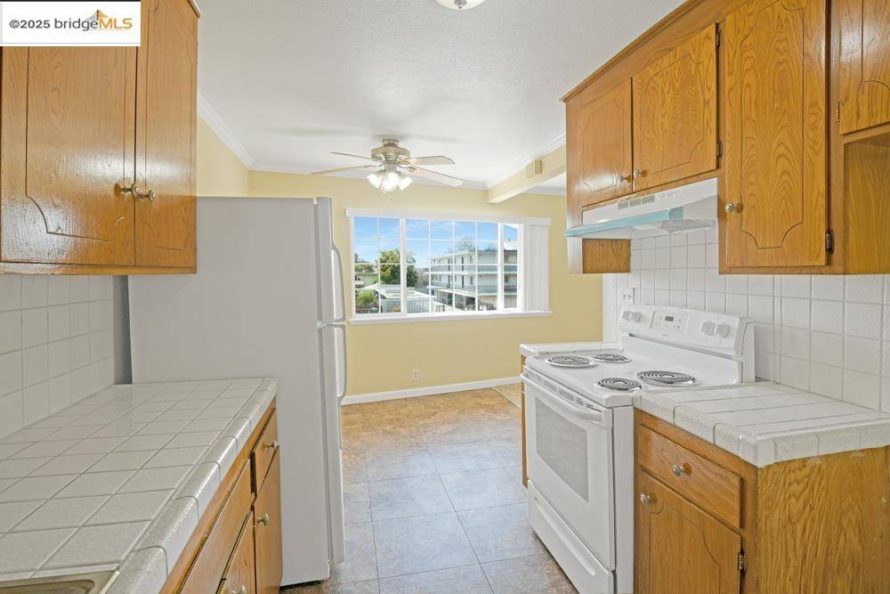 Oakland, CA 94605,7940 Bancroft Avenue