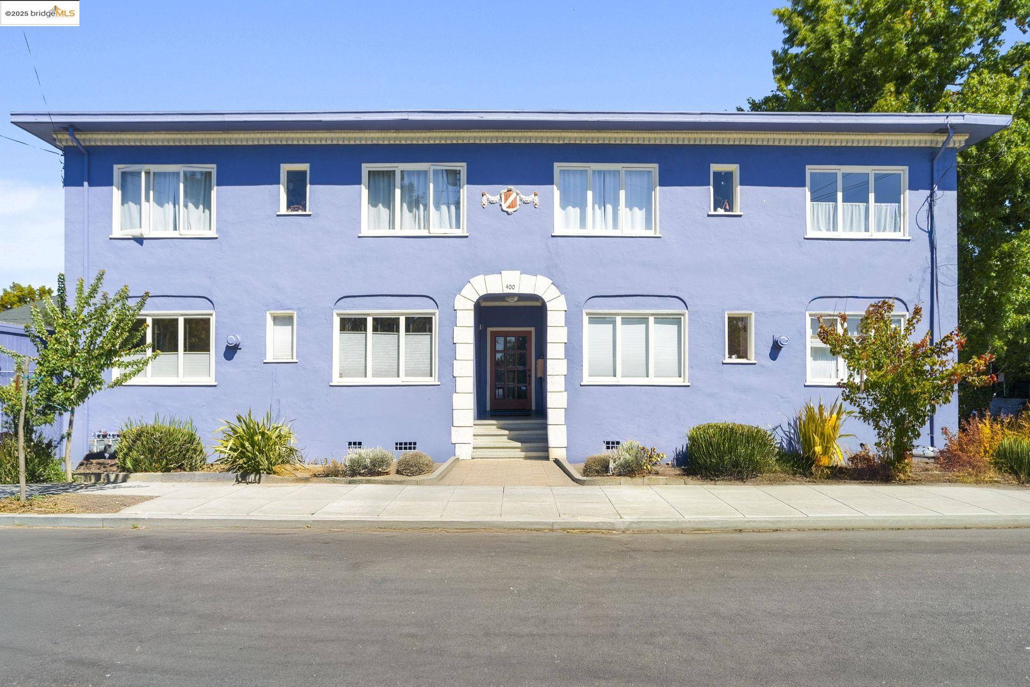 Oakland, CA 94618,400 Avon Street #4