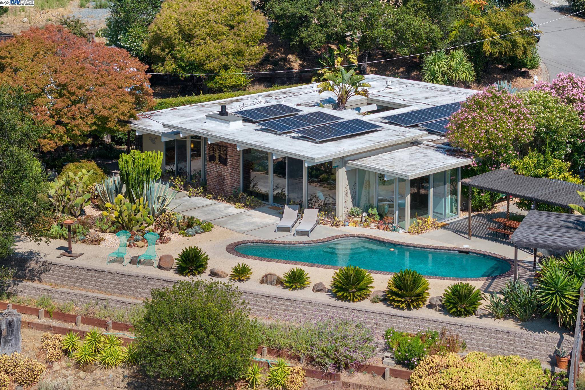Castro Valley, CA 94552,5288 Crown Ct