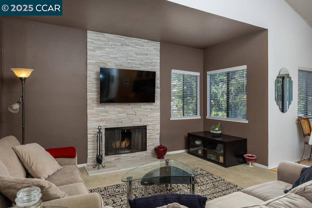 Martinez, CA 94553,1086 Maywood Ln