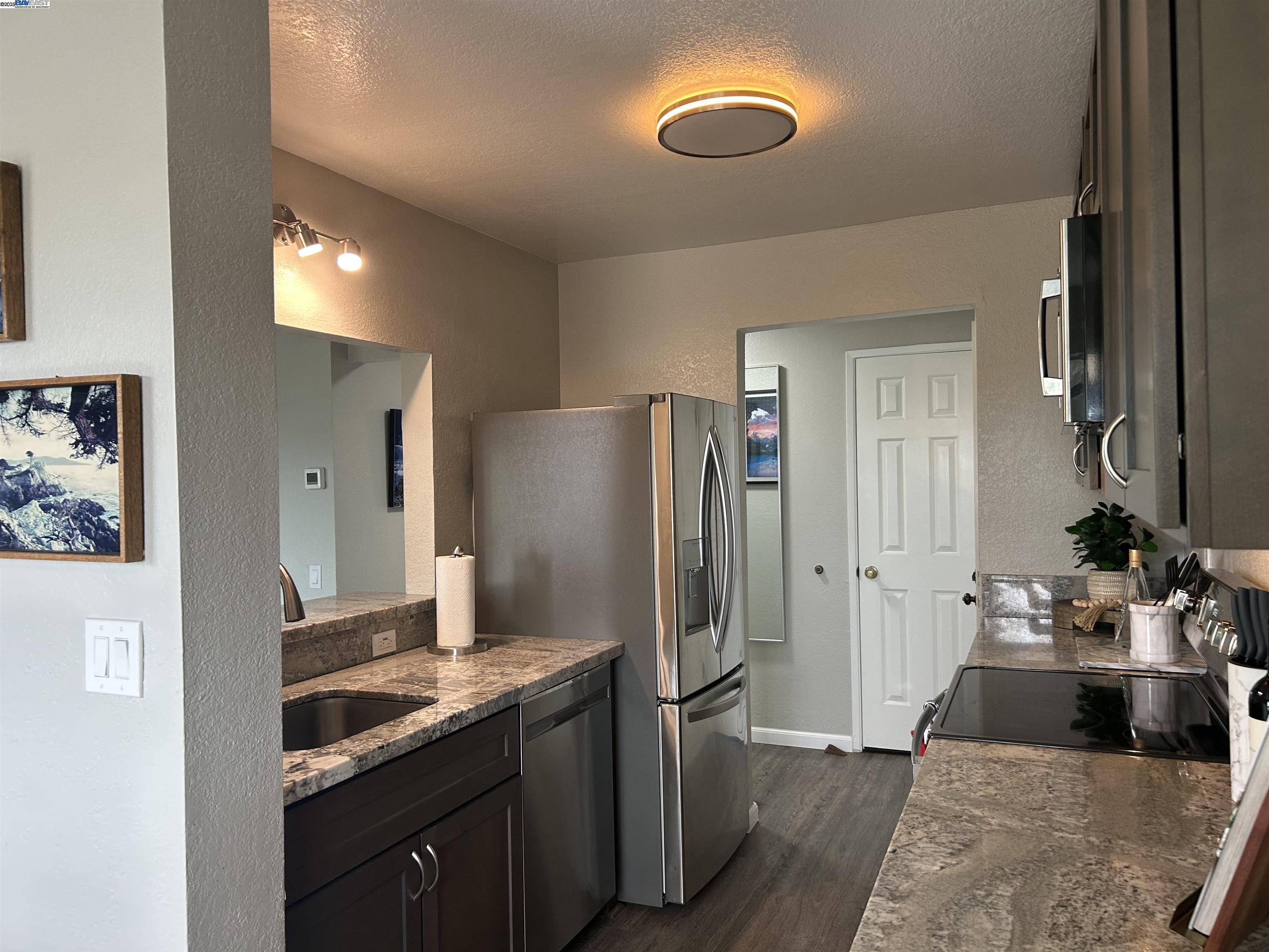 Hayward, CA 94546,21117 Gary Dr #106