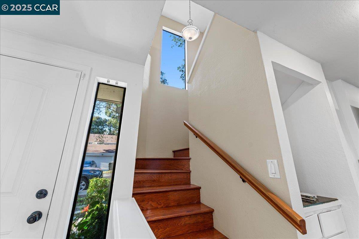 Richmond, CA 94806,2552 Treeside Way