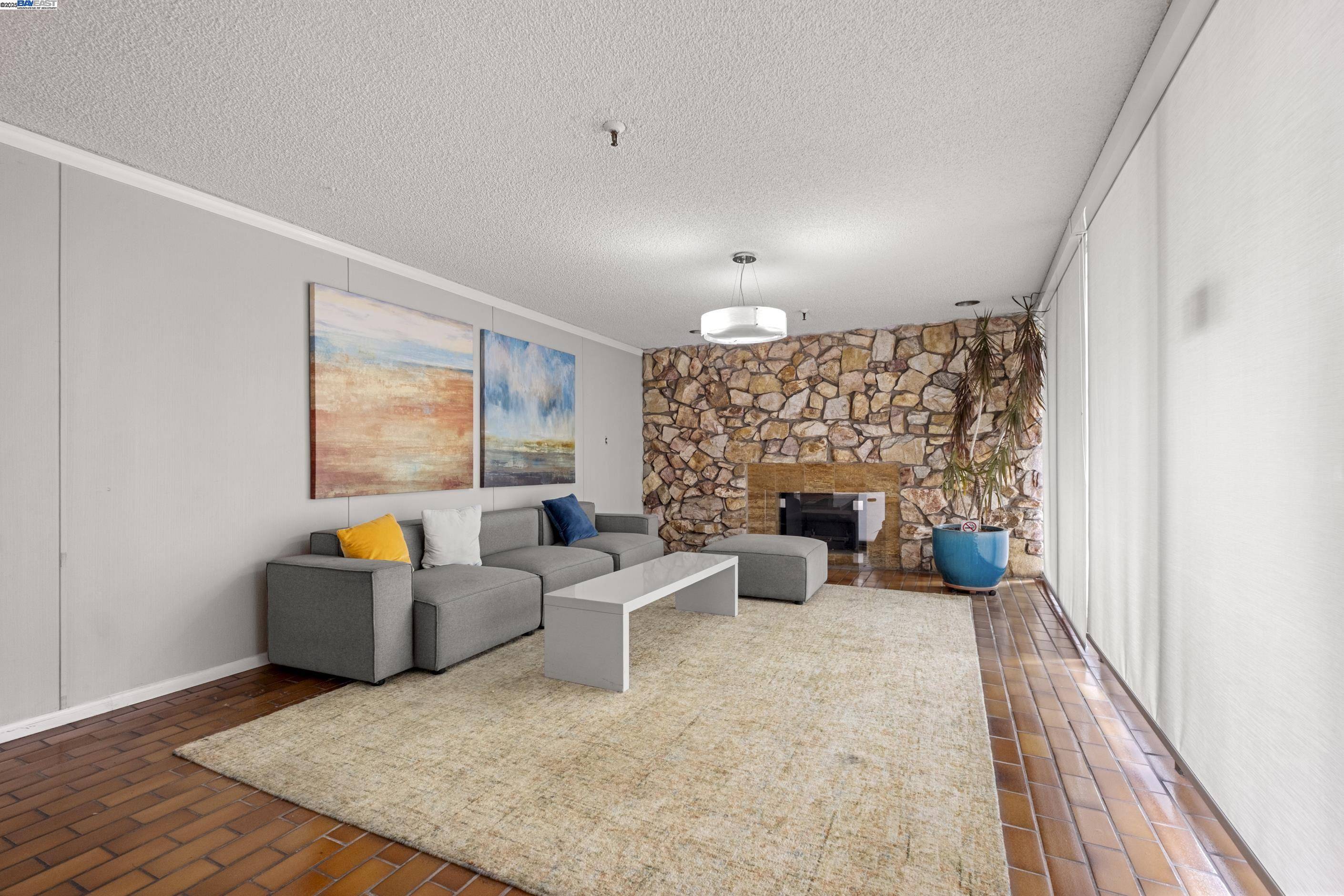 Oakland, CA 94606,1830 Lakeshore Ave