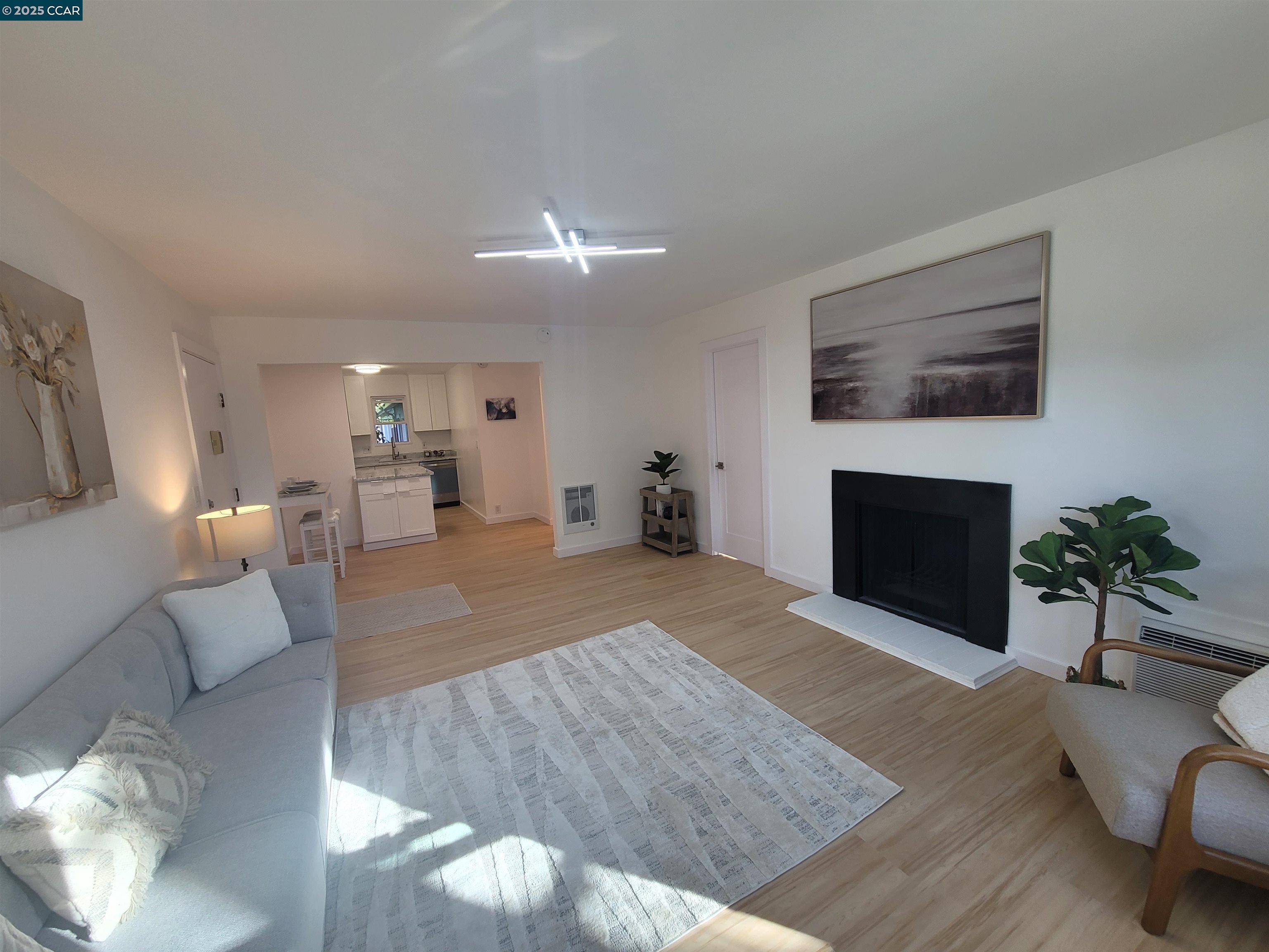 Pleasant Hill, CA 94523,375 Camelback Rd #23