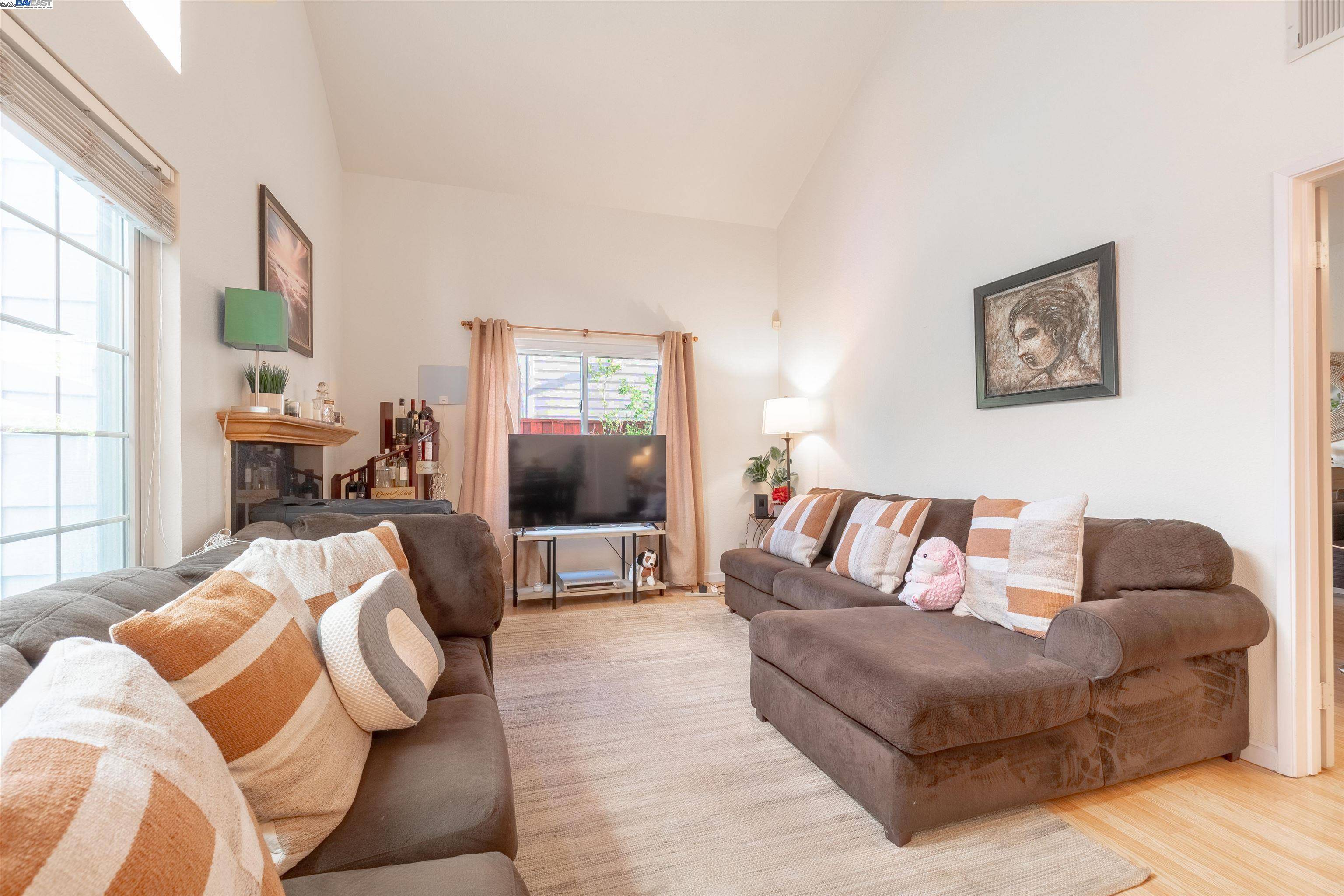 San Lorenzo, CA 94580,15822 Devonwood Way