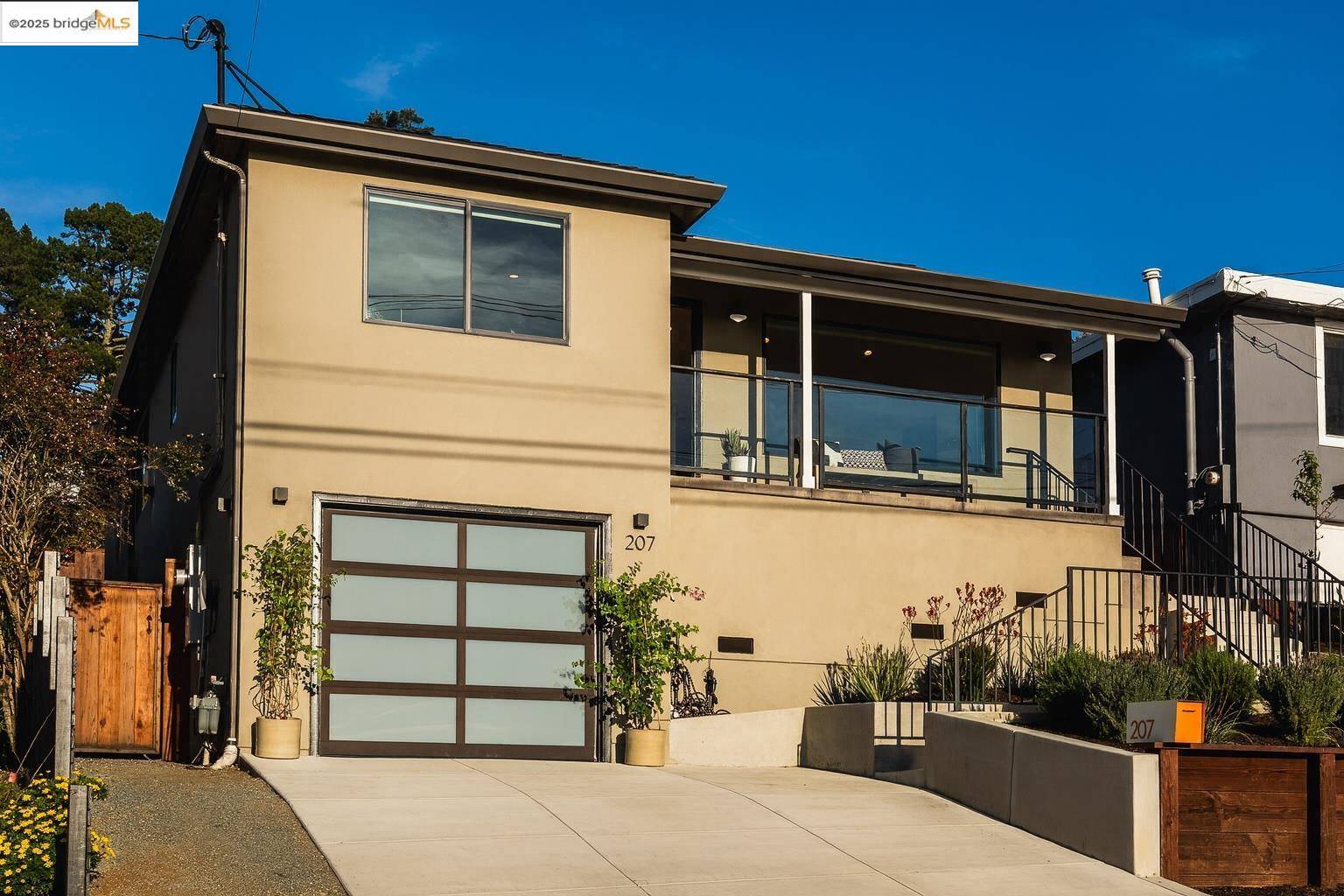 Kensington, CA 94708,207 Cambridge Ave