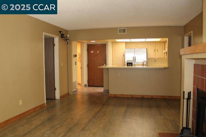 San Pablo, CA 94806,1000 Evergreen Ter #1303