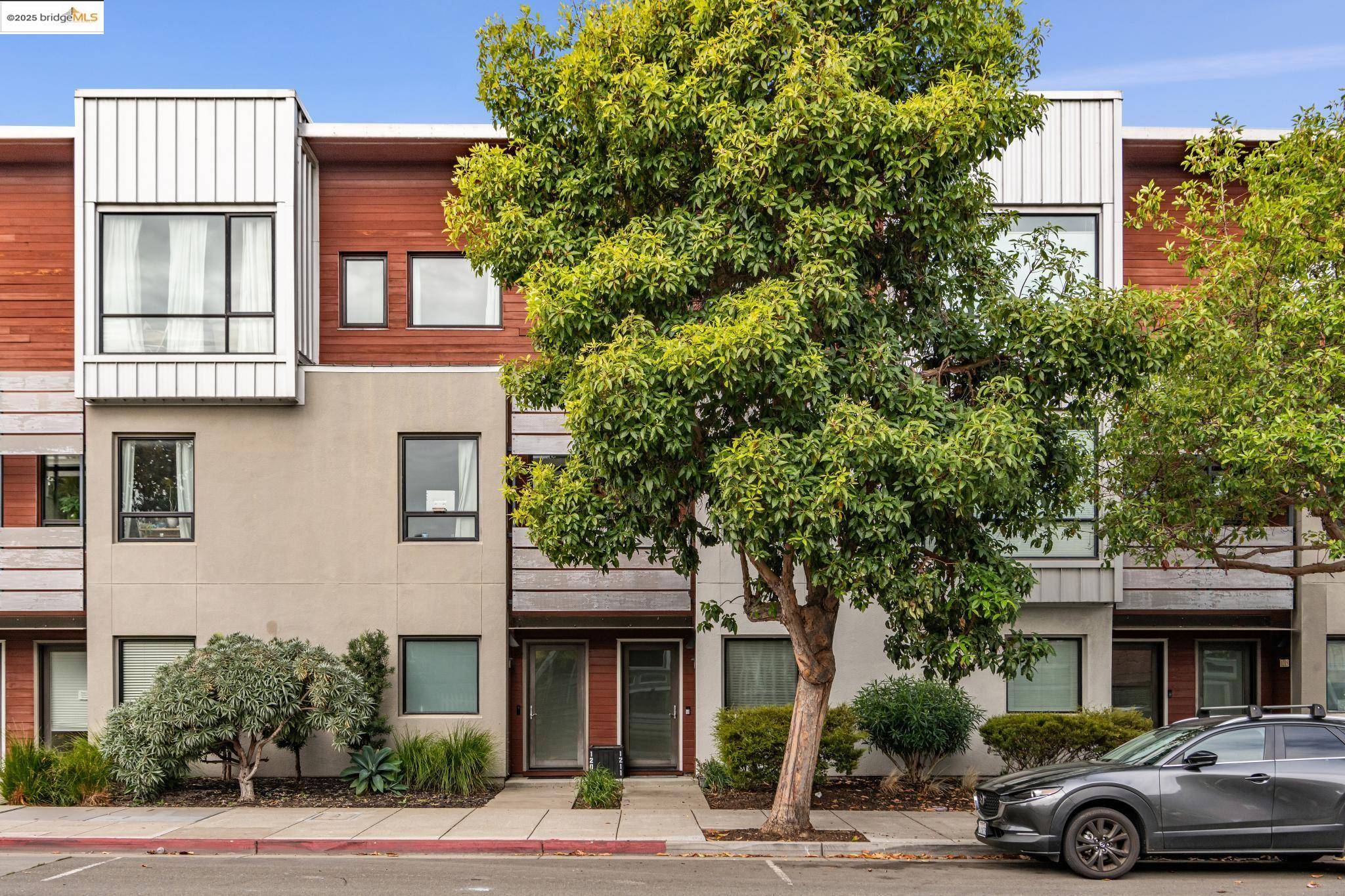 Oakland, CA 94607,1211 Wood St