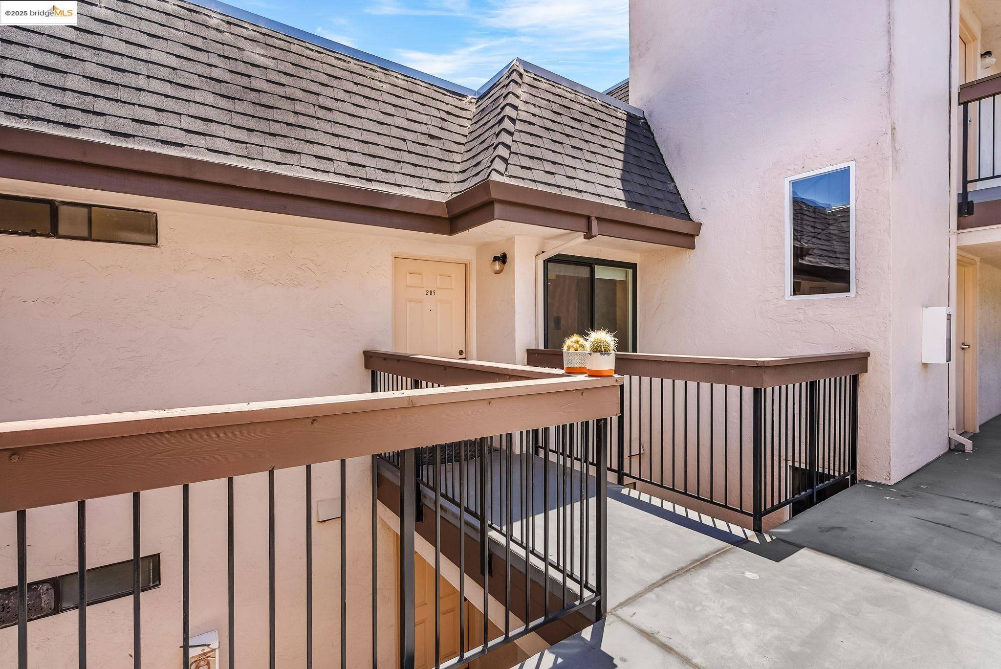 Albany, CA 94706,417 Evelyn Ave #205