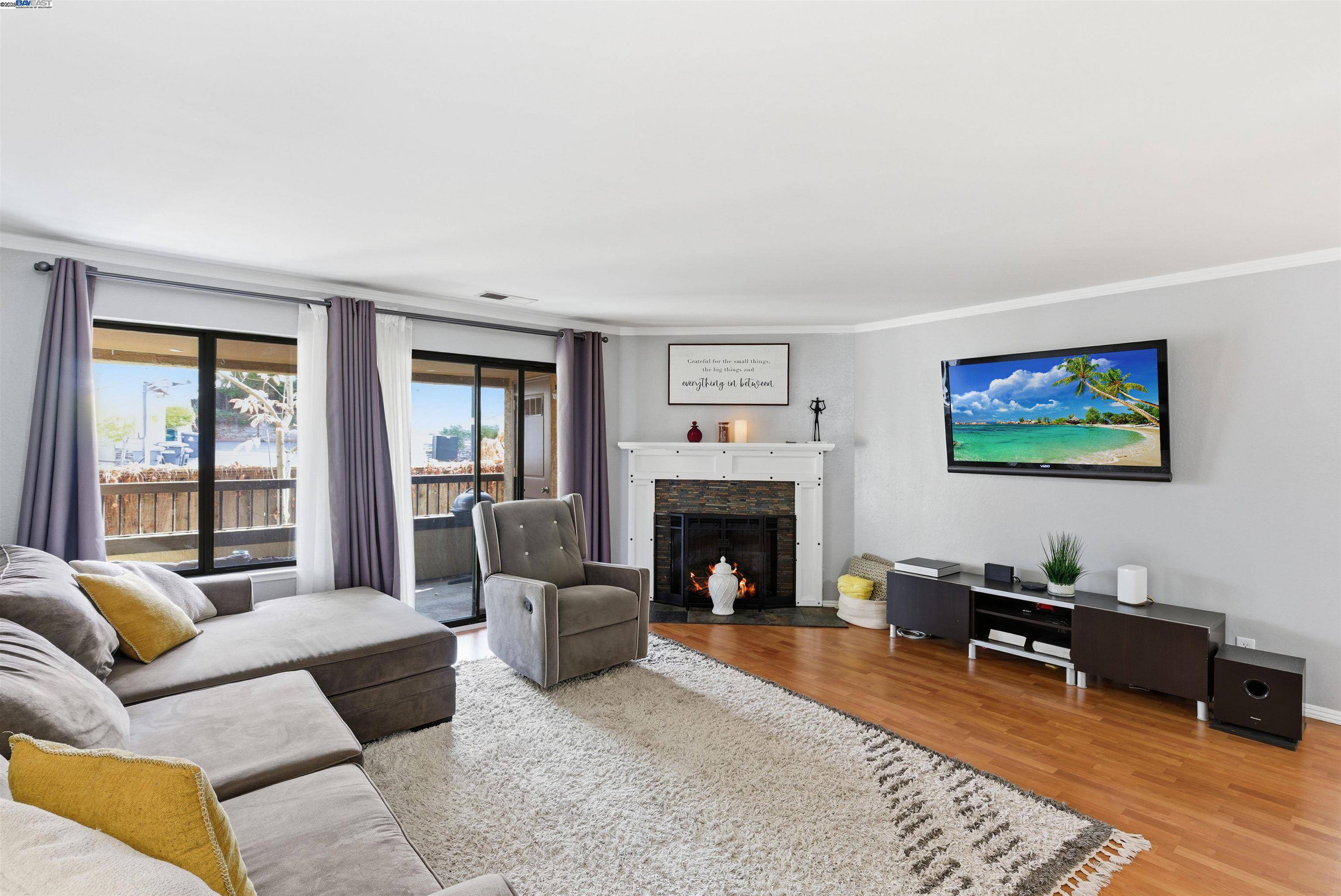 Hayward, CA 94542,26953 Hayward Blvd #105