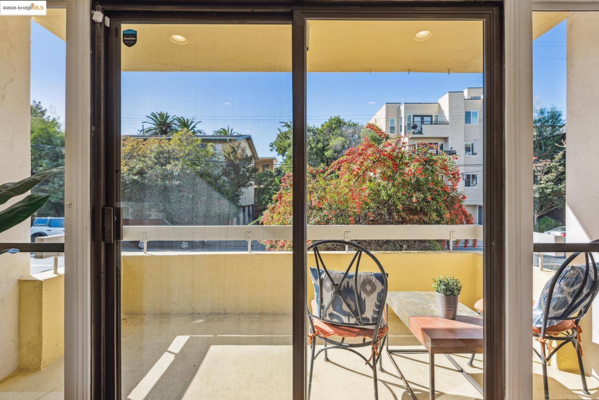 Oakland, CA 94611,651 Oakland Ave #1E