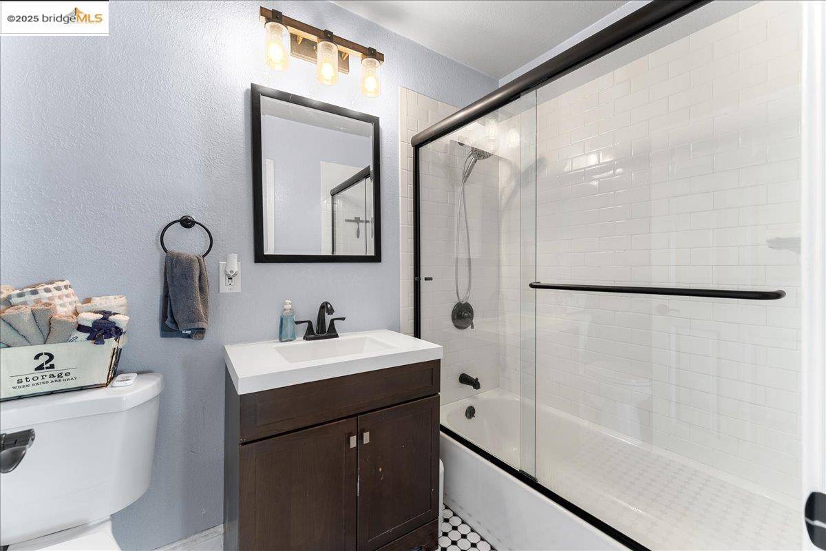 Oakland, CA 94603,2016 104th AVE