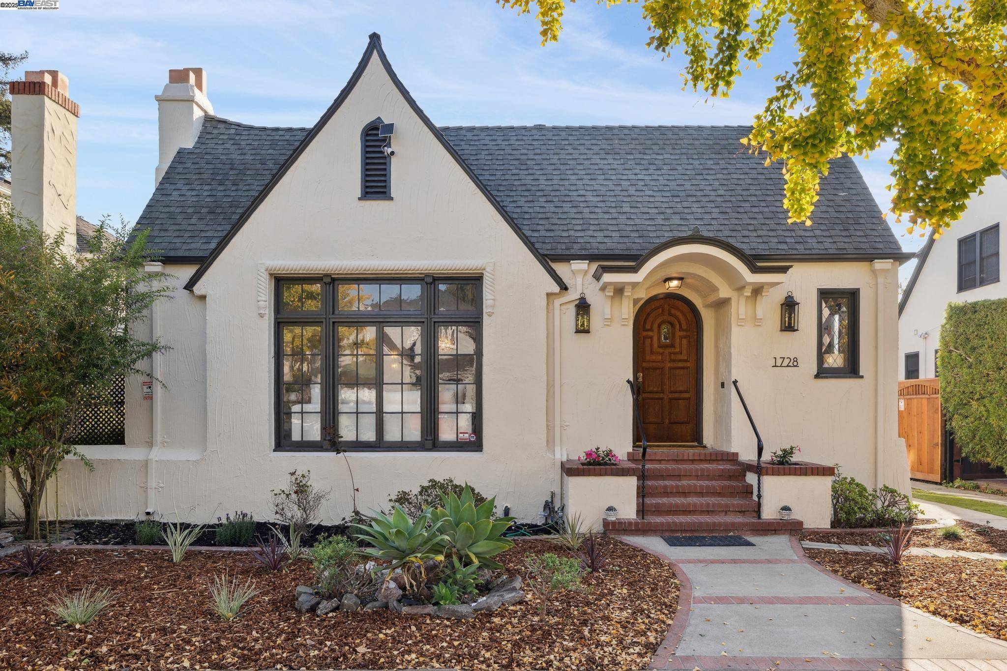Alameda, CA 94501,1728 Cambridge Dr