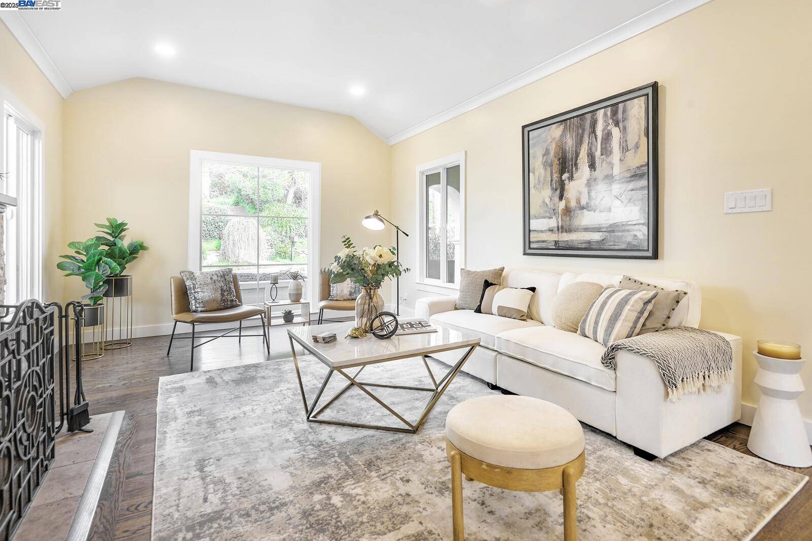 Oakland, CA 94618,100 Sonia St.