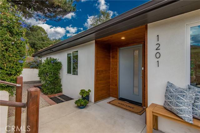 Altadena, CA 91001,1201 Sunny Oaks Circle