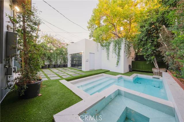 West Hollywood, CA 90046,7714 Fountain Avenue