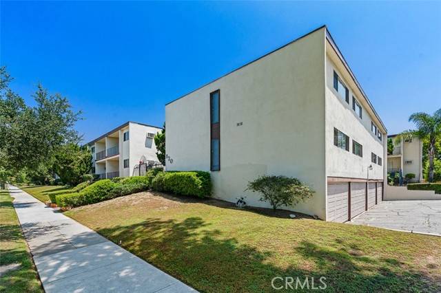 Pasadena, CA 91103,820 N Raymond Avenue