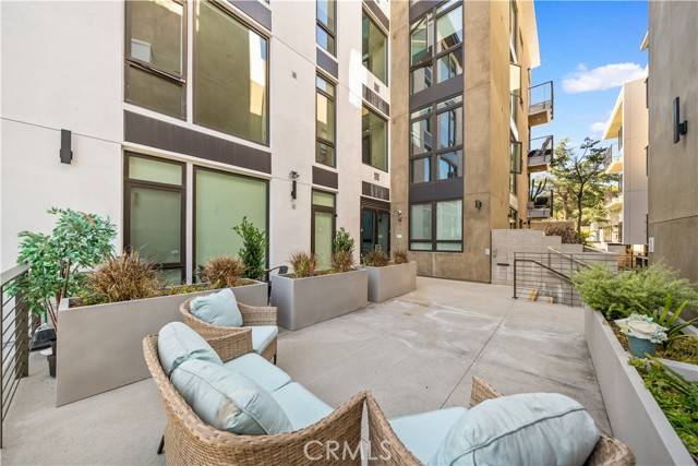 Pasadena, CA 91101,709 E Walnut Street #227