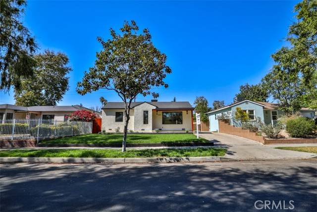 North Hollywood (los Angeles), CA 91601,5851 Riverton Avenue