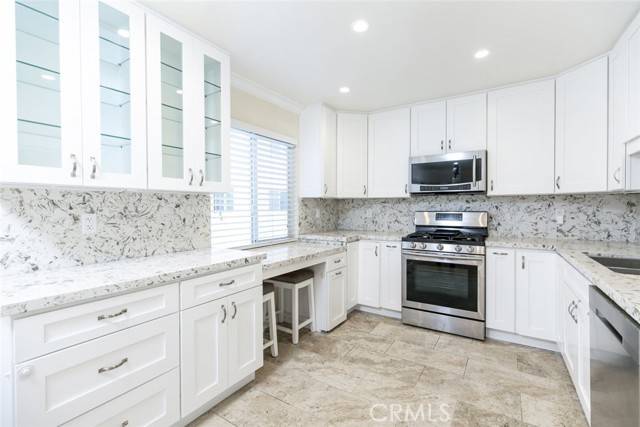 Burbank, CA 91504,9518 Via Salerno