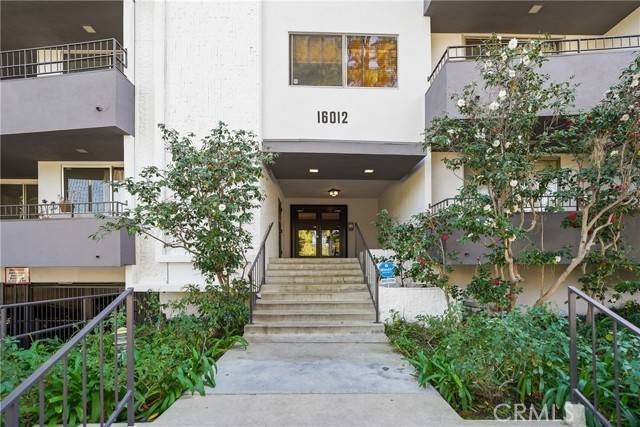 Encino (los Angeles), CA 91436,16012 Moorpark Street #301A
