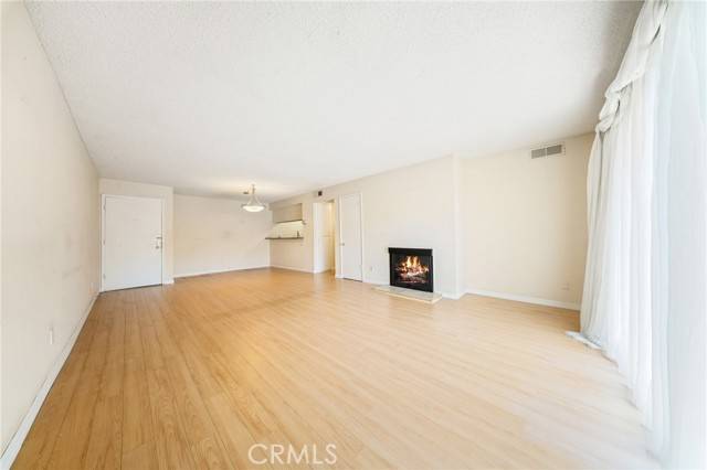Glendale, CA 91208,3481 Stancrest Drive #332