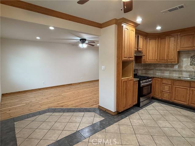 Sun Valley (los Angeles), CA 91352,7881 Claybeck Avenue
