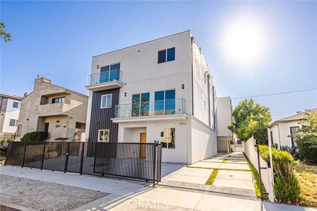 Valley Village, CA 91607,5253 Agnes Avenue #2