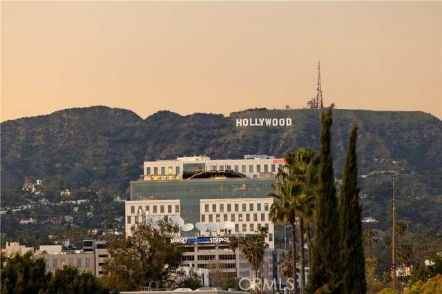 Los Angeles, CA 90038,922 N Ridgewood Pl