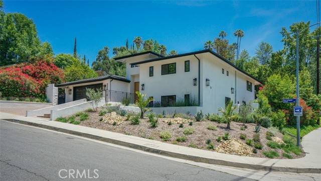 Woodland Hills (los Angeles), CA 91364,22914 Gershwin Drive