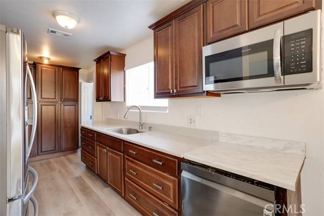 Van Nuys (los Angeles), CA 91411,15112 Domino Street