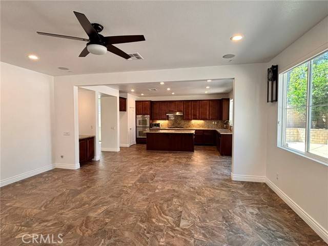 Valencia (santa Clarita), CA 91354,28577 Las Canastas Dr