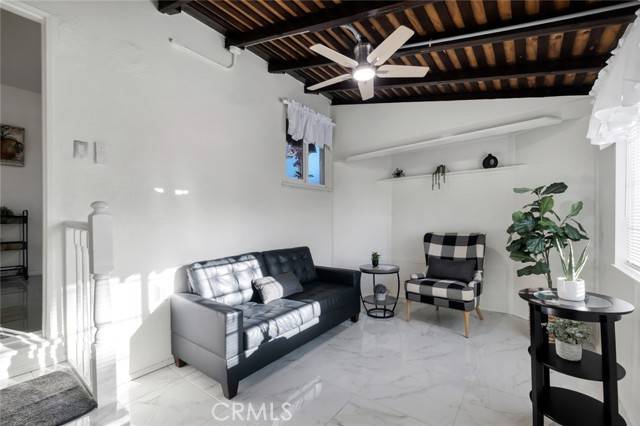 Burbank, CA 91505,1527 N Avon Street