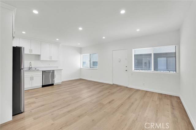 Studio City (los Angeles), CA 91604,13018 Valleyheart Drive #4