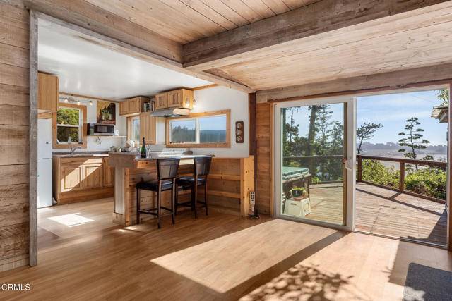 Gualala, CA 95445,38882 Honey Run Lane