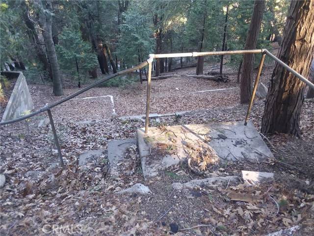 Crestline, CA 92325,23977 Skyland Drive