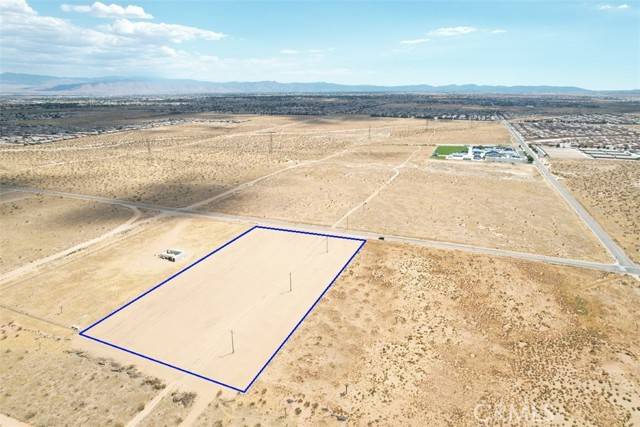 Adelanto, CA 92394,61 Hopland Street