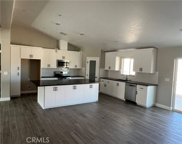 Apple Valley, CA 92308,22450 Ocotillo Way