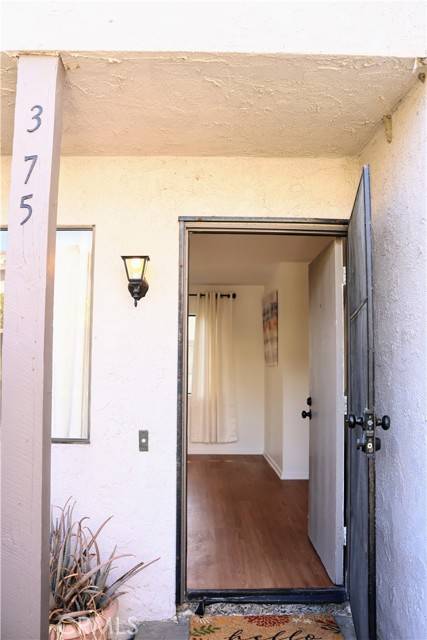 Anaheim, CA 92806,375 N Via Trieste