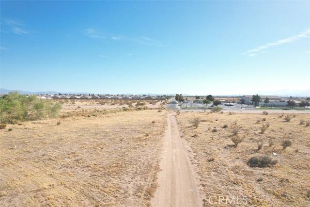 Adelanto, CA 92301,22 Holly Road