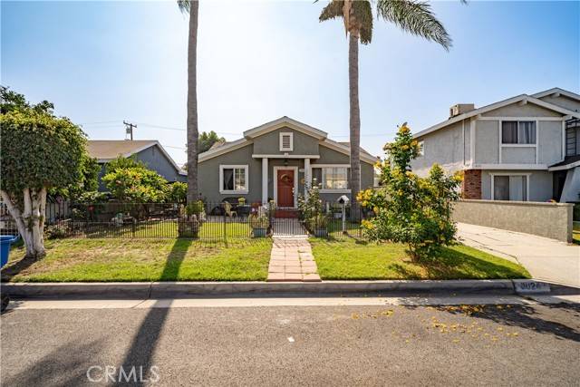 Downey, CA 90242,8024 Devenir Avenue