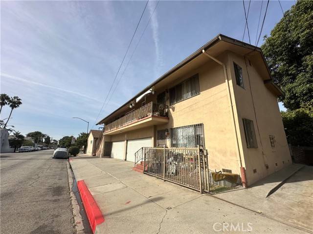 Huntington Park, CA 90255,2807 Clarendon Avenue