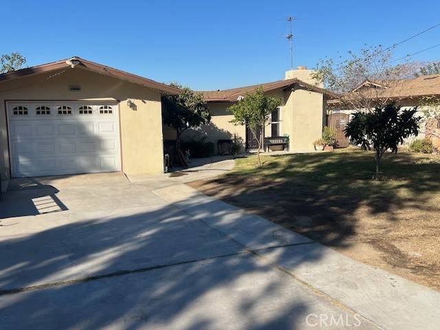 Fontana, CA 92335,9230 LIVE OAK