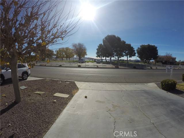 Helendale, CA 92342,27733 Lakeview Drive