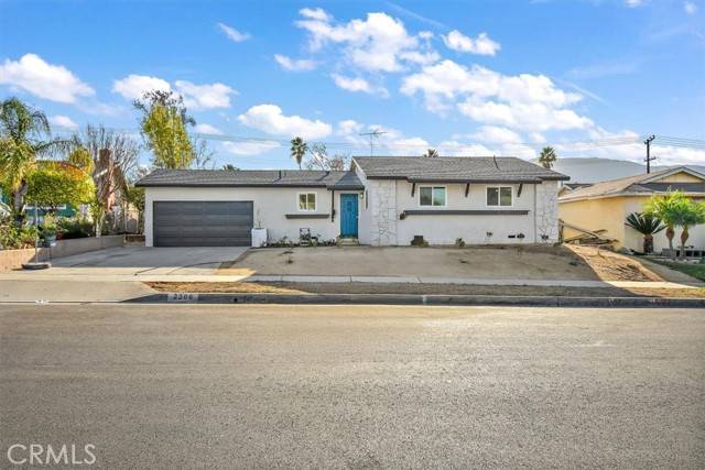 Corona, CA 92882,2206 Ridgeview