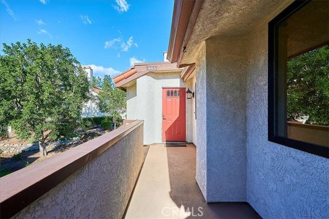 Claremont, CA 91711,885 Connors Court #6