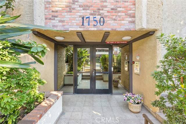 Los Angeles, CA 90046,1750 Camino Palmero Street #433